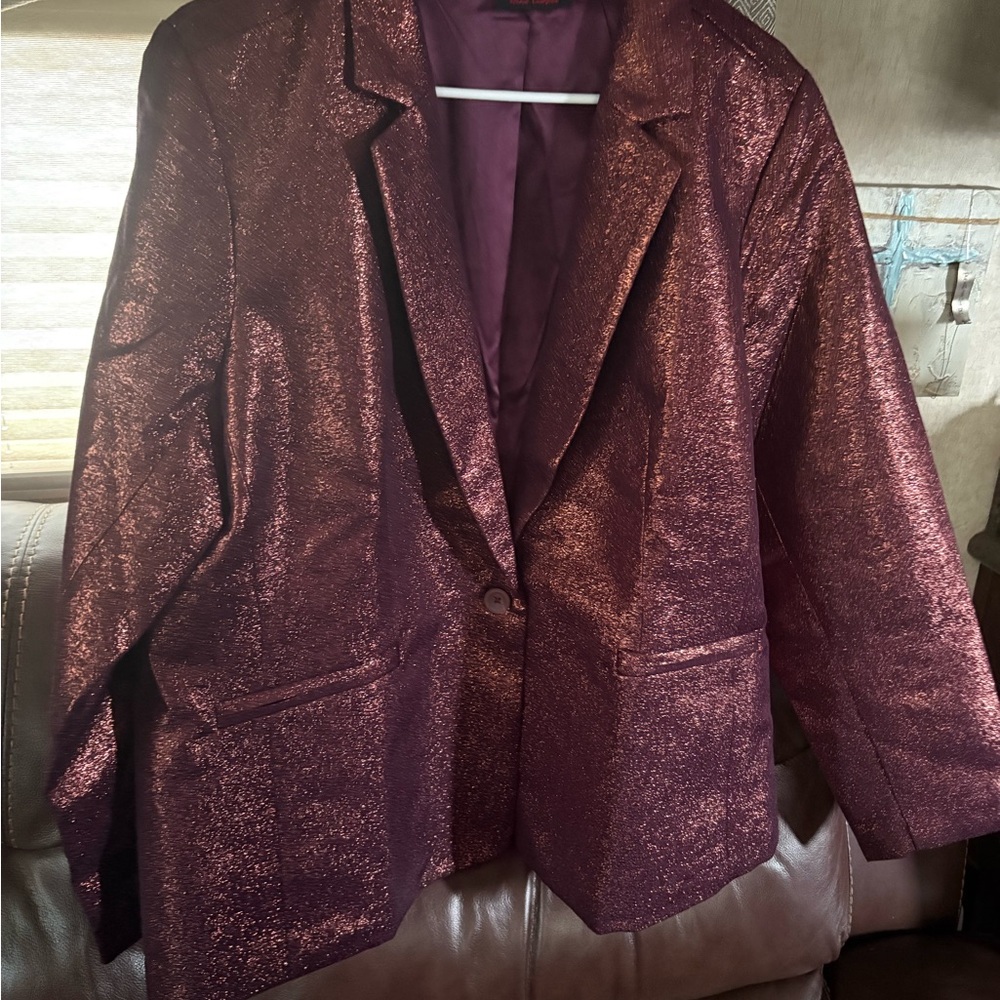 Women's Shimmering burgundy /black Blazer